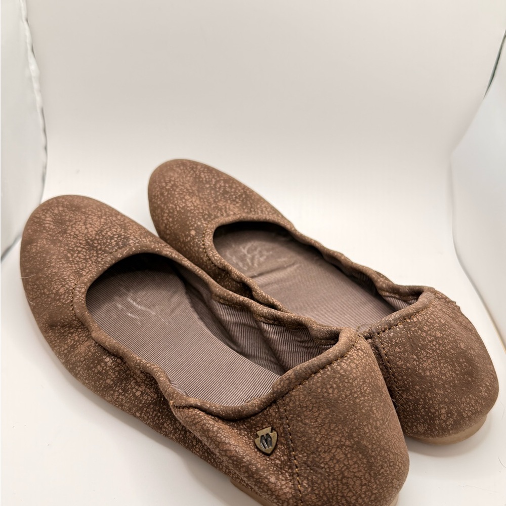 Minnetonka Brown Women's Flats